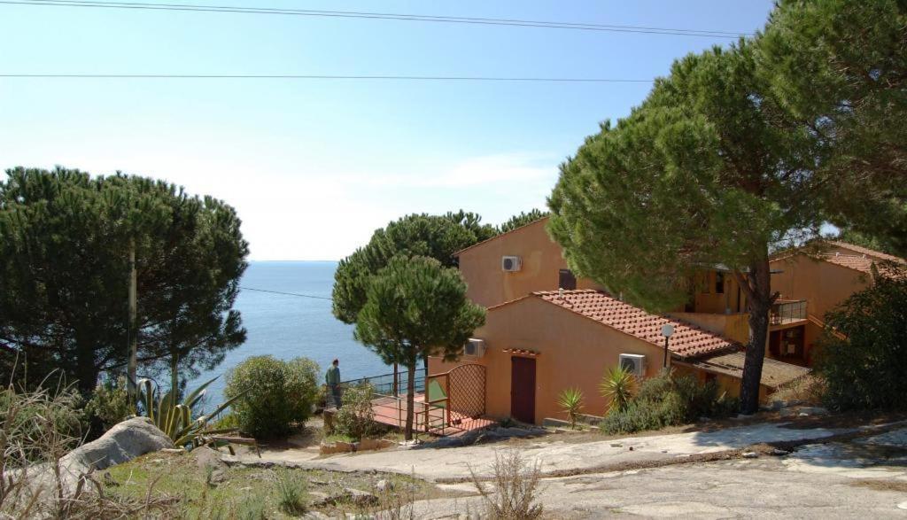 卡勒公寓酒店 Isola D'Elba 外观 照片